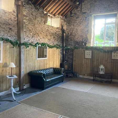 Penbedw Uchaf Estate - Rural Retreats, Tennis Mold Bagian luar foto