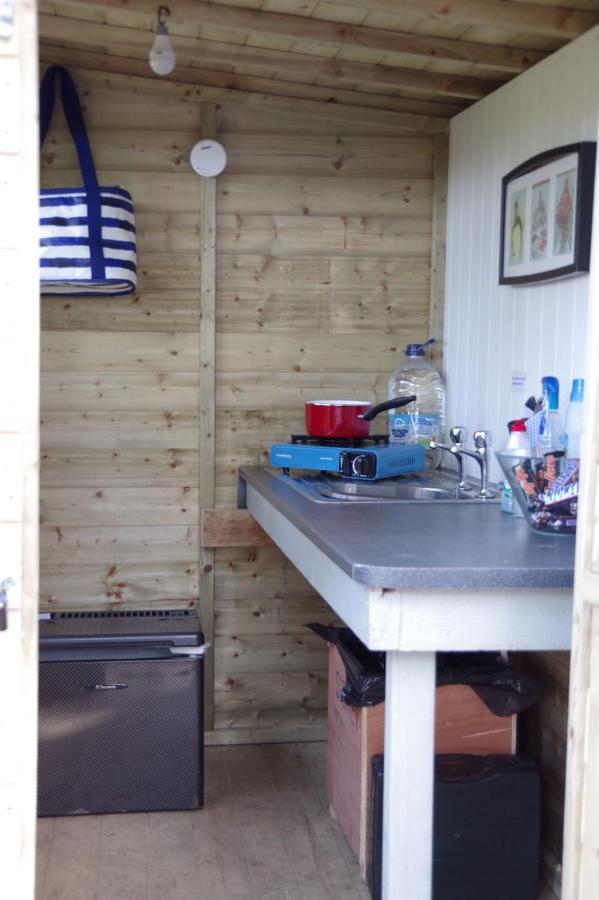Penbedw Uchaf Estate - Rural Retreats, Tennis Mold Bagian luar foto