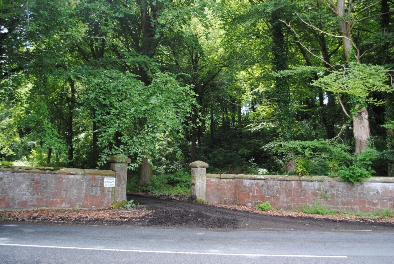 Penbedw Uchaf Estate - Rural Retreats, Tennis Mold Bagian luar foto