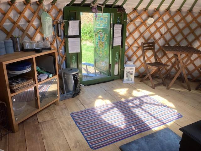 Penbedw Uchaf Estate - Rural Retreats, Tennis Mold Bagian luar foto