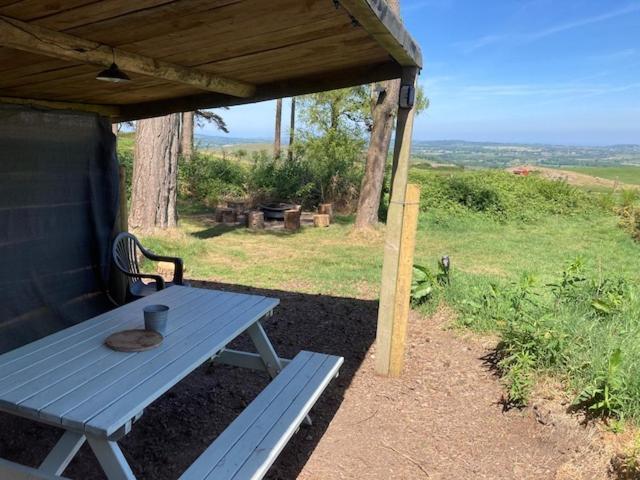 Penbedw Uchaf Estate - Rural Retreats, Tennis Mold Bagian luar foto