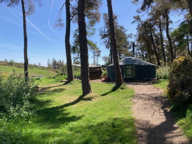Penbedw Uchaf Estate - Rural Retreats, Tennis Mold Bagian luar foto